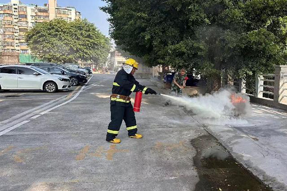 白云区棠景街开展最小应急单元消防训练，筑牢安全防线