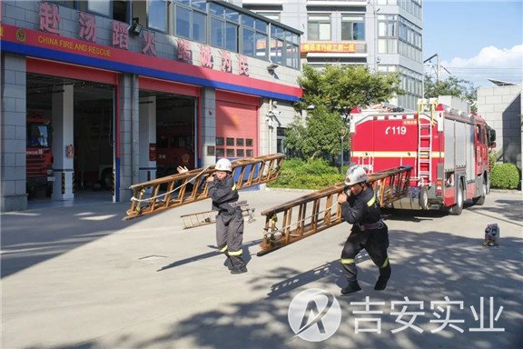 多图直击！场景震撼！带你感受训练场上的“热辣滚烫”