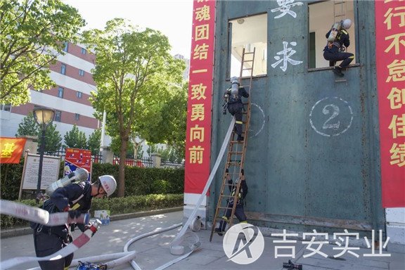 多图直击！场景震撼！带你感受训练场上的“热辣滚烫”