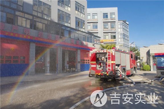 多图直击！场景震撼！带你感受训练场上的“热辣滚烫”