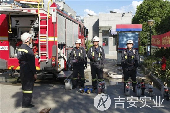 多图直击！场景震撼！带你感受训练场上的“热辣滚烫”