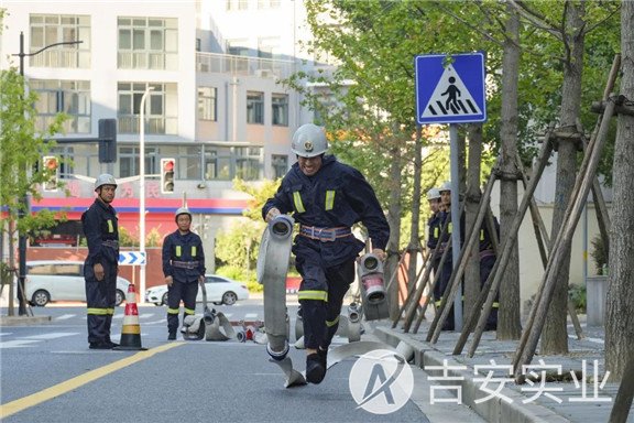 多图直击！场景震撼！带你感受训练场上的“热辣滚烫”
