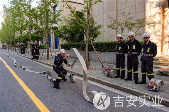 多图直击！场景震撼！带你感受训练场上的“热辣滚烫”