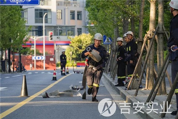 多图直击！场景震撼！带你感受训练场上的“热辣滚烫”