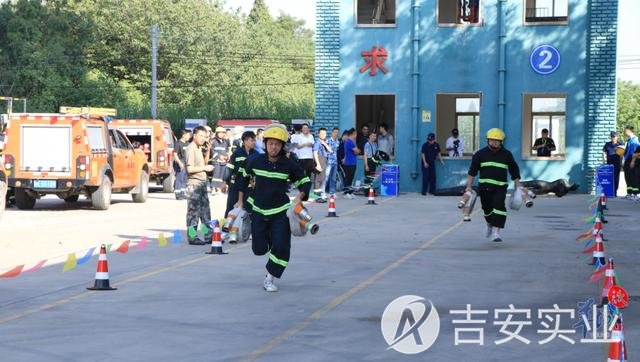 24支消防尖兵技能大比武，上演“速度与激情”